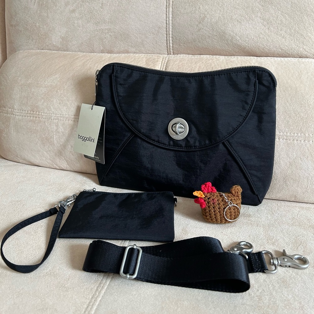 NWT Baggallini Crossbody, Tablet Bag| Multiple Compartments, Detachable Strap